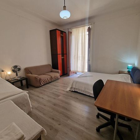 Room In The City Center - Stanza In Centro Citta Mailand Exterior foto