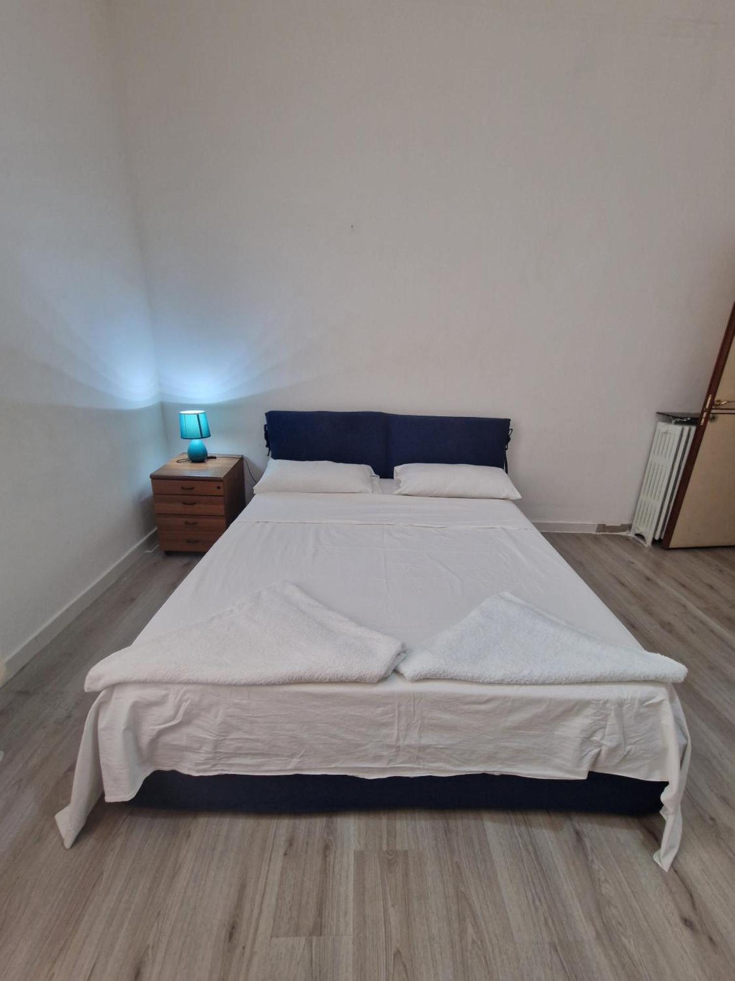 Room In The City Center - Stanza In Centro Citta Mailand Exterior foto